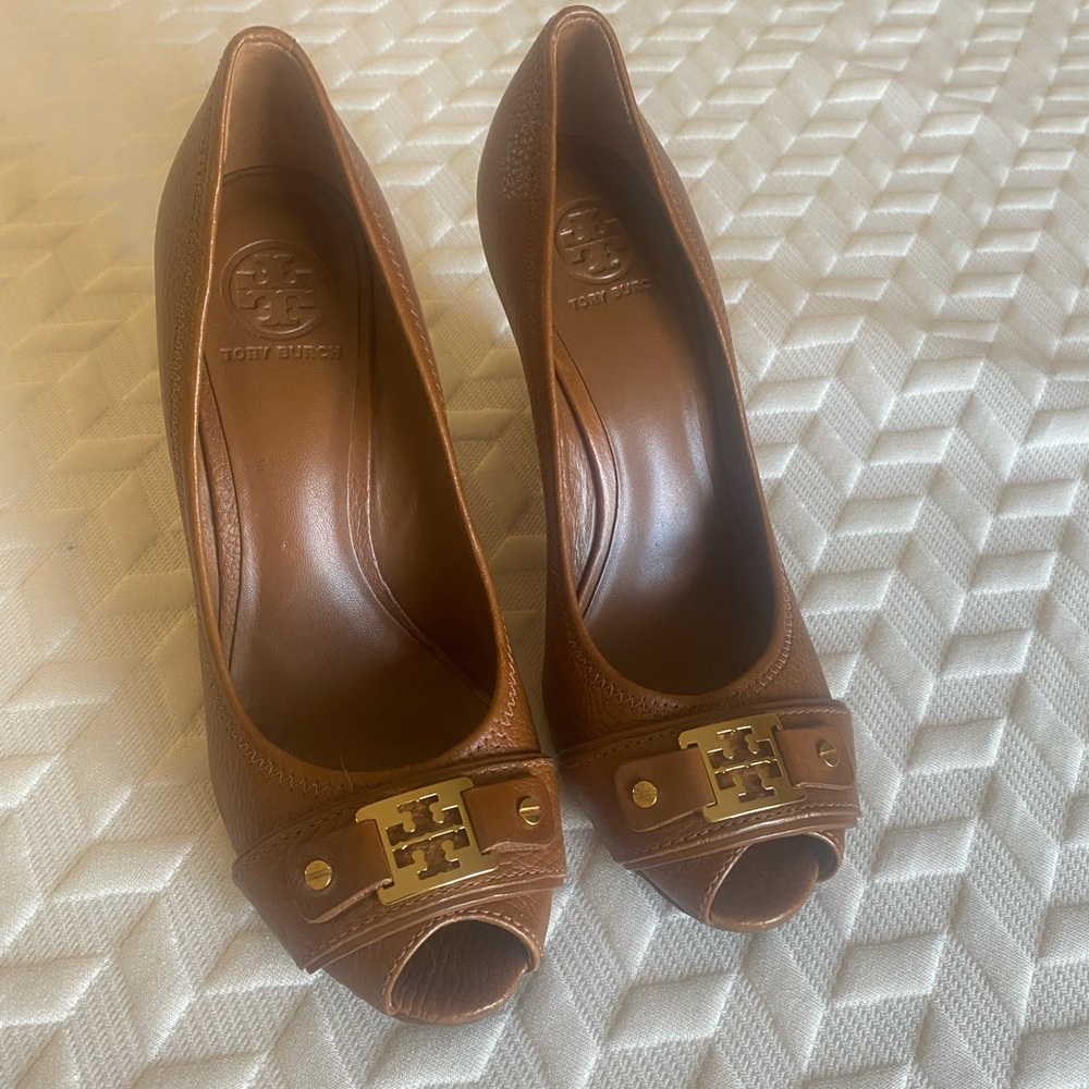 Tory Burch Leather Peeptoe Wedges. EUC